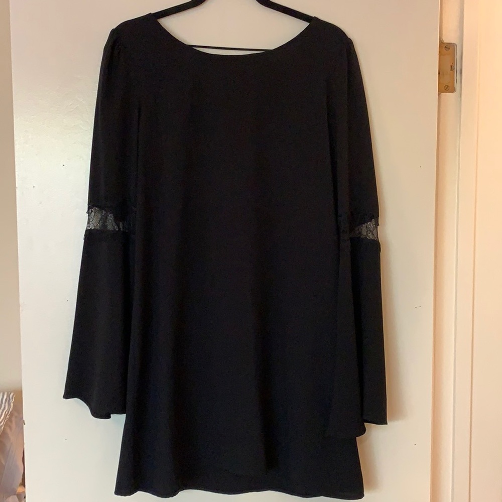 Bell Sleeved Black Dress w/ Lace  //  Leith // Size Medium